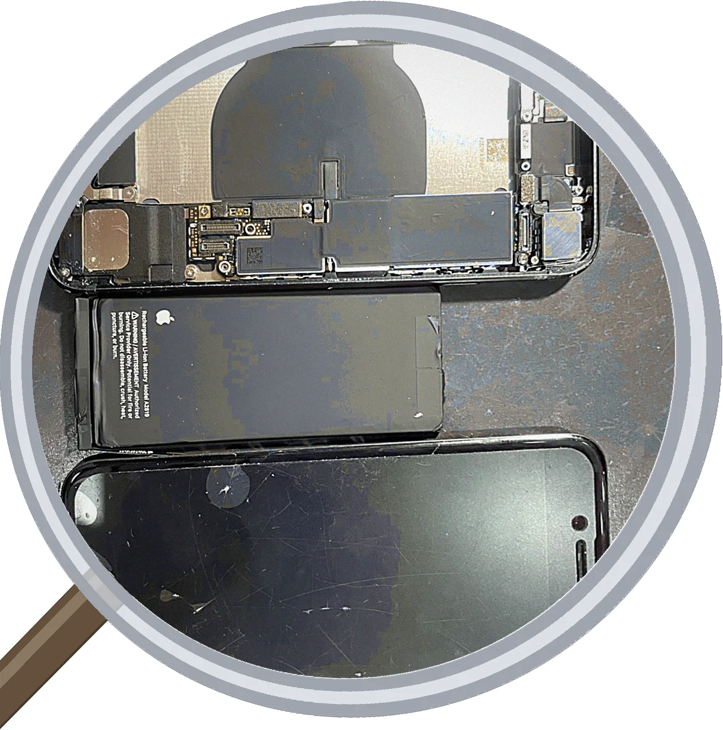 iPhone SEのSIMカード詰まり修理事例 — 修理の様子