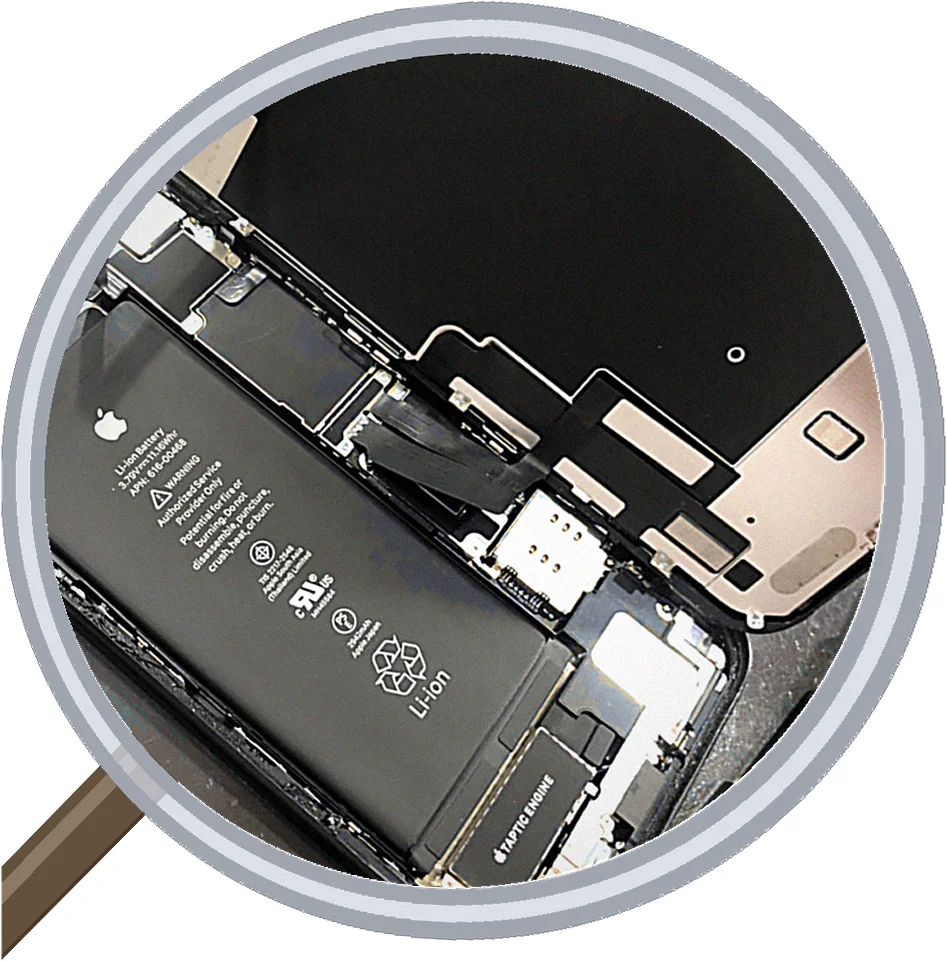 IP67対応のiPhone XRでも実は簡単に水没する！？水没時の対応と修理で直る理由をご紹介 — 修理の様子