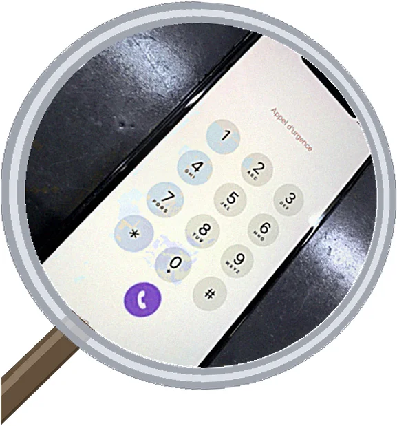 iPhone Xで充電が出来ない時はドックコネクタを疑え、充電できないのは故障のサイン — 修理の様子