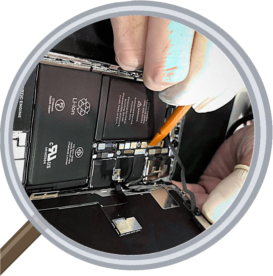 iPhone Xの画面割れ対策！保護フィルムの必要性について — 修理の様子