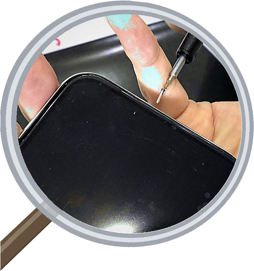 iPhone X画面割れ＋バッテリー交換事例｜複雑な内部構造もスムーズに修復 — 修理の様子