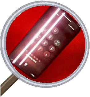 画面は割れていないのにカメラが真っ暗…iPhone SE（第2世代）の修理事例 — 修理の様子