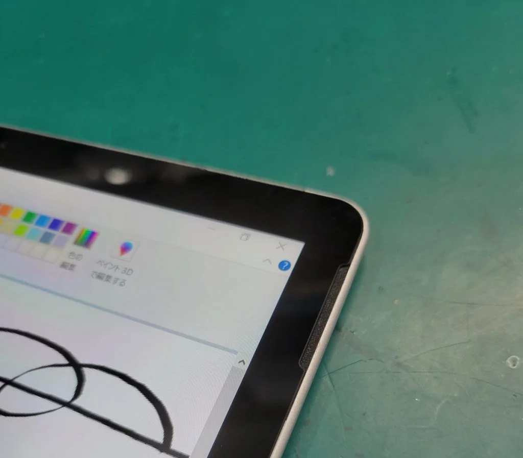 Surface Book 3 15インチ 画面割れ修理 — 修理の様子