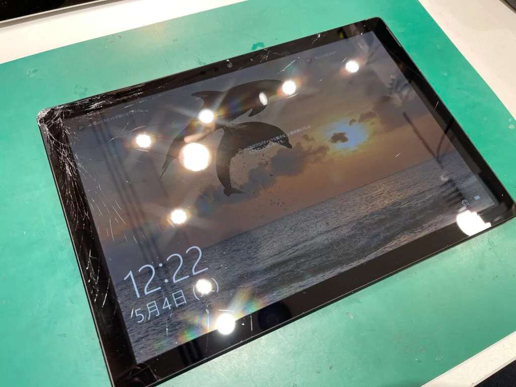 Surface 3 画面割れ修理 — 修理の様子