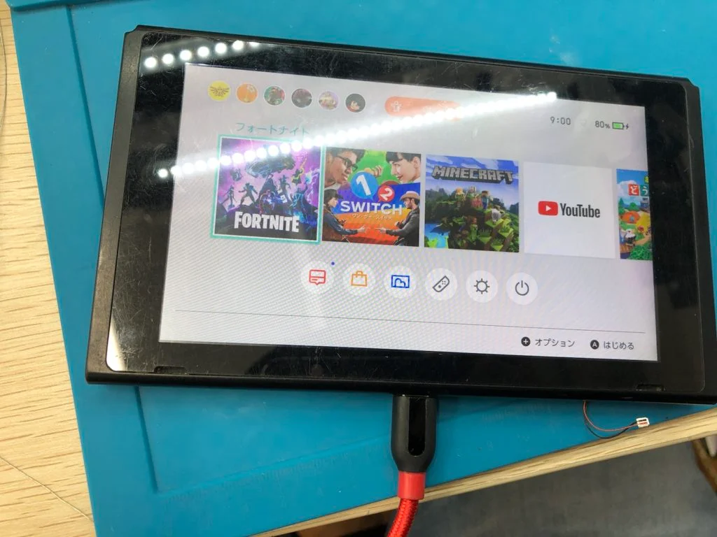 Nintendo Switch 有機ELモデル バッテリー交換 — 修理の様子