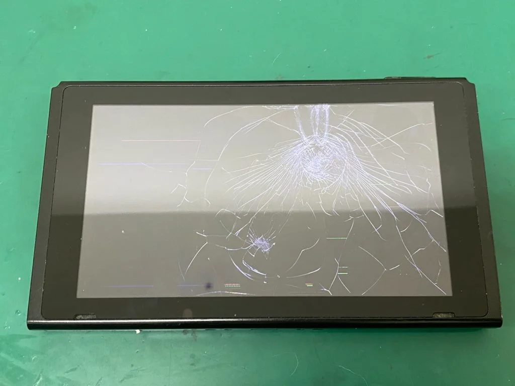 Nintendo Switch Lite 水濡れ・浸水修理 即日対応 水没修理 — 修理の様子