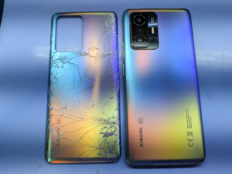 Xiaomi Redmi Note 9T 背面パネル修理 — 修理の様子