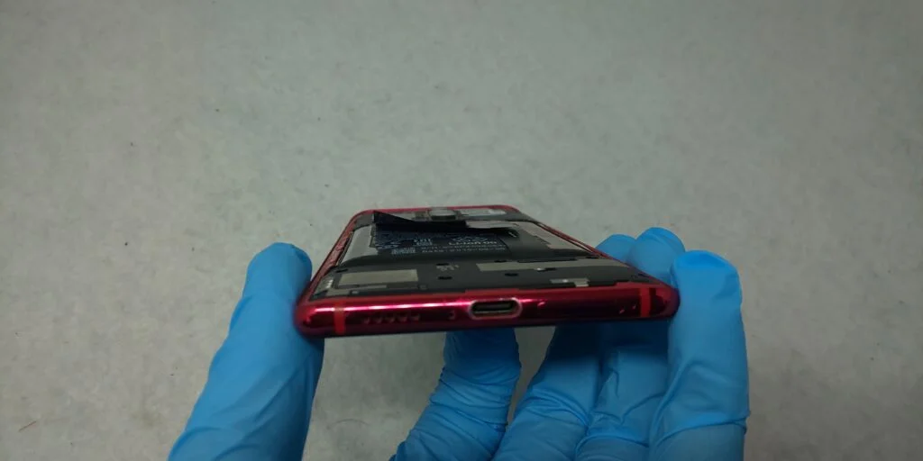 Xiaomi 11T バッテリー交換 — 修理の様子