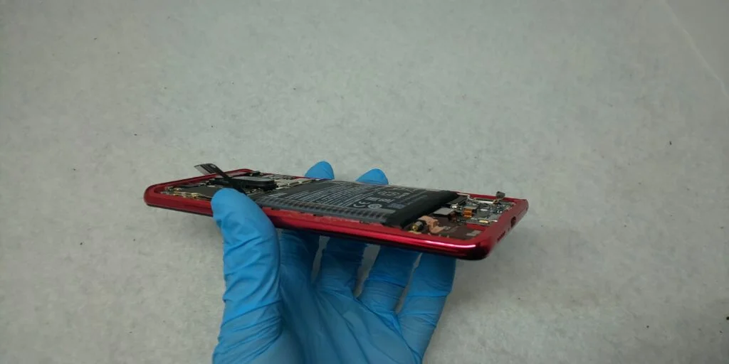 Xiaomi Redmi Note 9T バッテリー交換 — 修理の様子