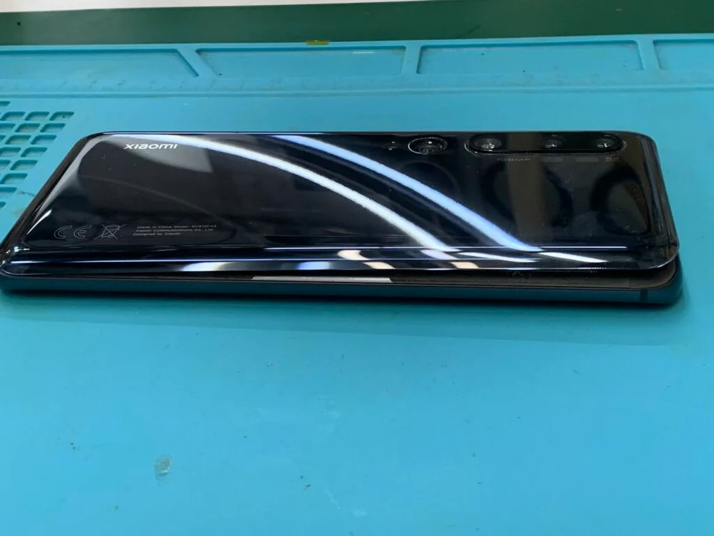 Xiaomi Redmi Note 10T バッテリー交換 — 修理の様子