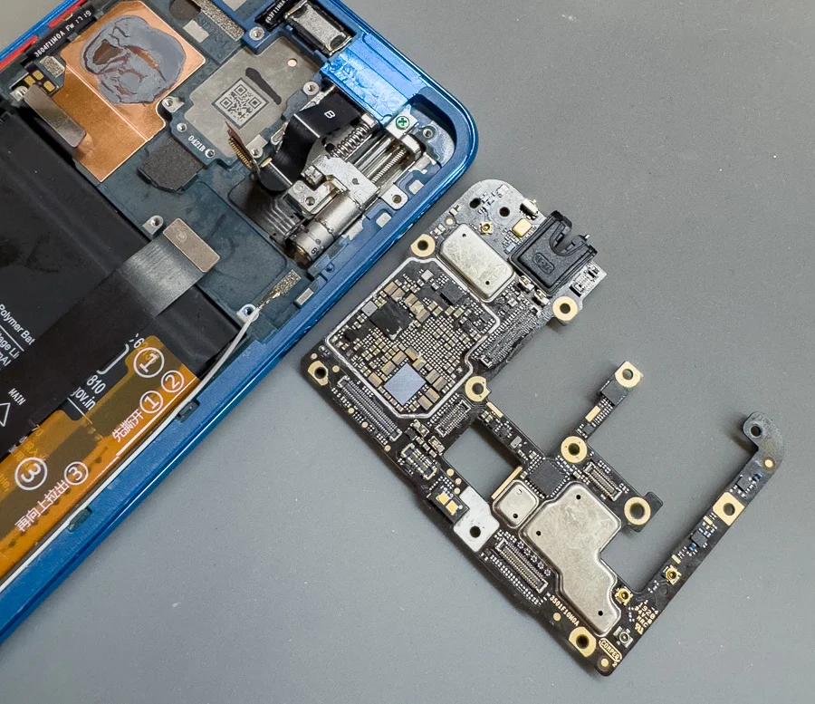 Xiaomi Redmi Note 11 Pro 5G データ復旧 — 修理の様子