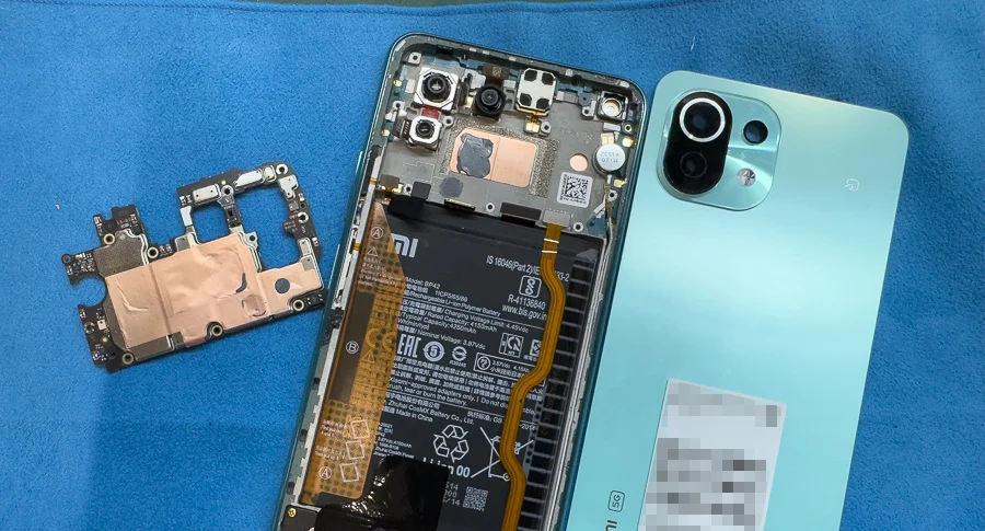 Xiaomi Mi 10 Lite 5G データ復旧 — 修理の様子