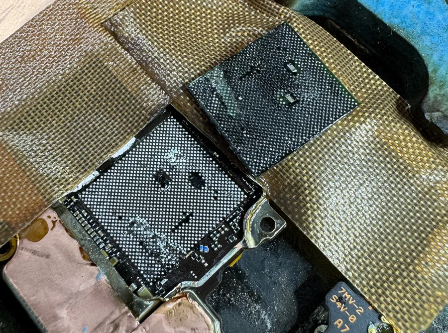 Xiaomi Redmi 12C WiFi修理 — 修理の様子