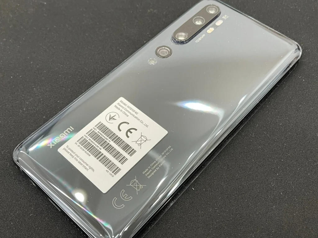 Xiaomi Redmi Note 10 JE 画面割れ修理 — 修理の様子