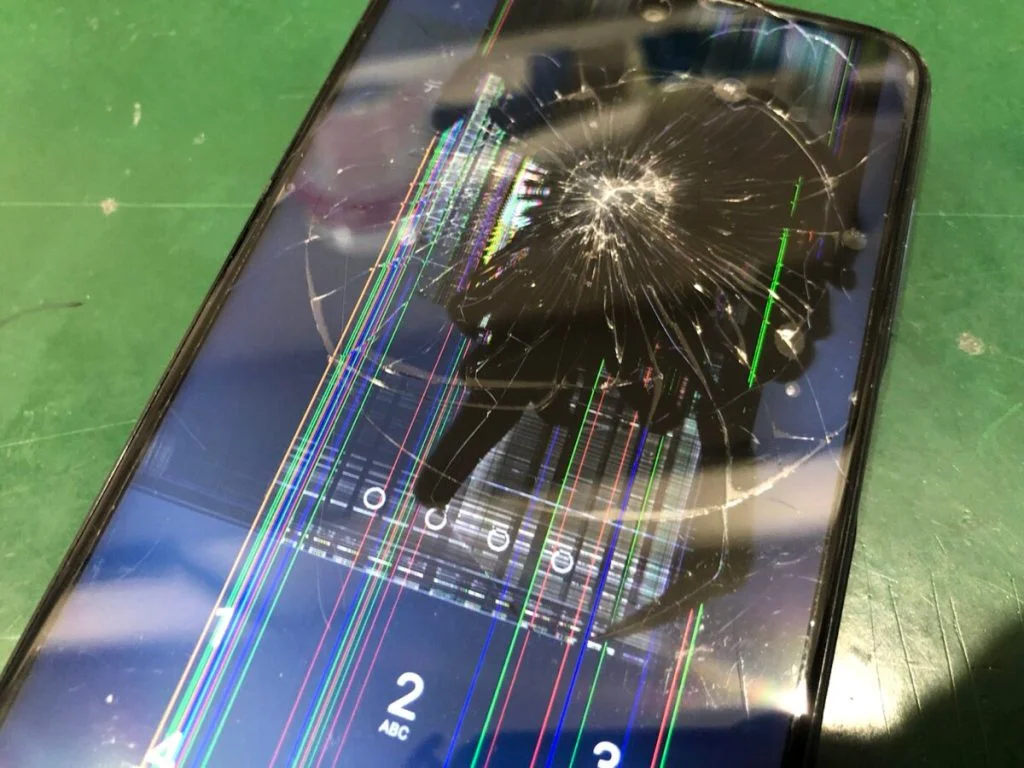 Xiaomi Black Shark 2 画面割れ修理 — 修理の様子