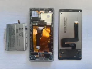 Xperia 1 II 起動不良修理 — 修理の様子
