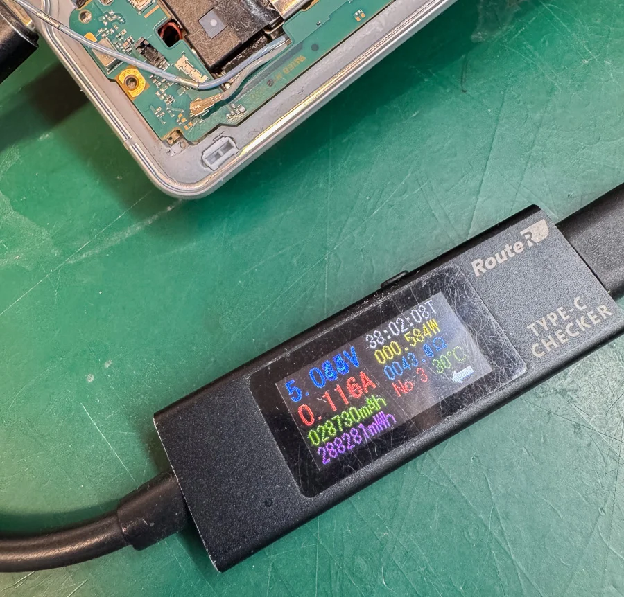 Xperia ZL2 通信修理 — 修理の様子