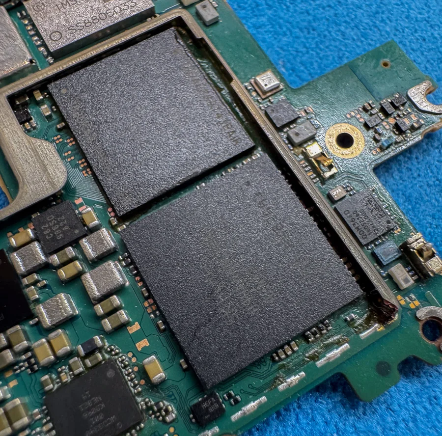 Xperia Z5 システム修復 — 修理の様子