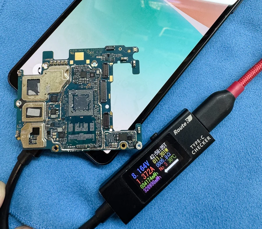 Xperia 1 システム修復 — 修理の様子