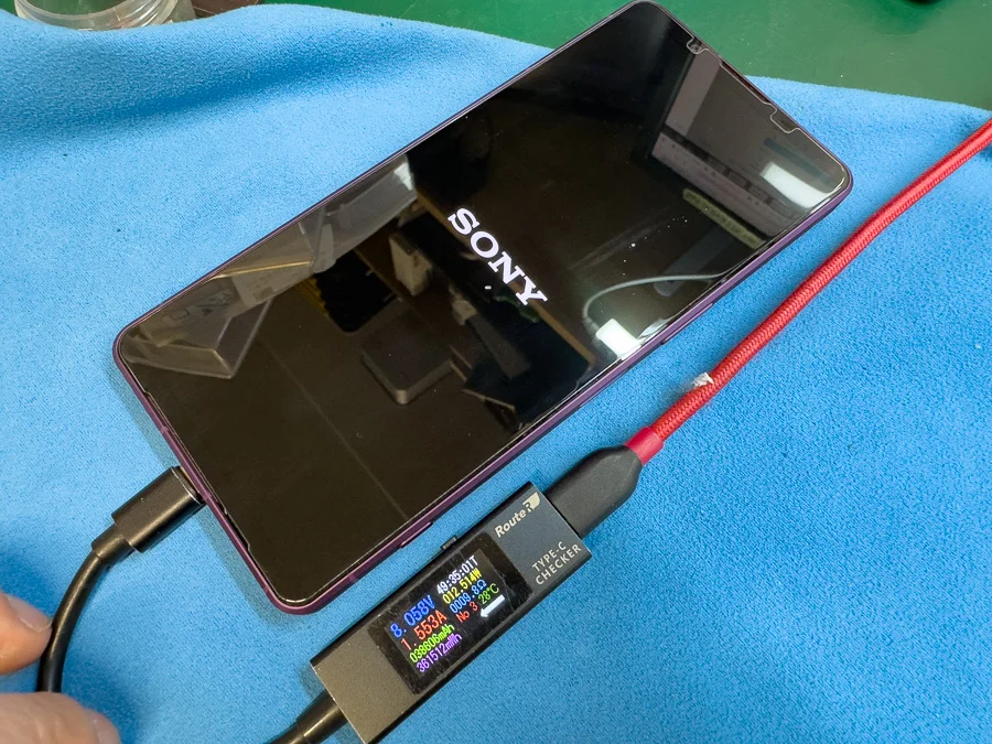 Xperia 5 V データ復旧 — 修理の様子