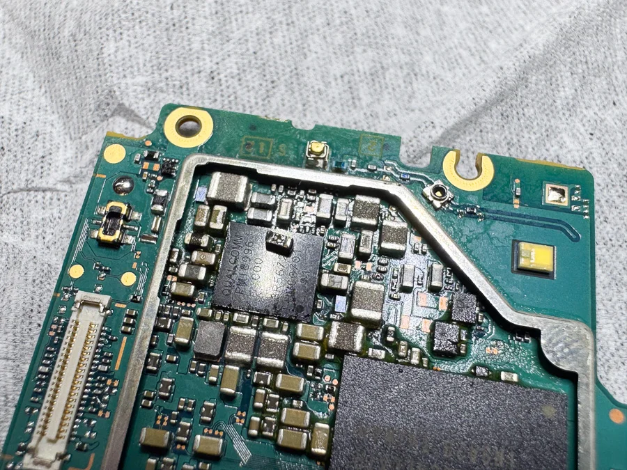 Xperia XZ1 システム修復 — 修理の様子