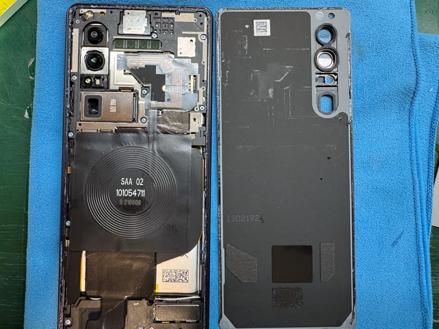 Xperia X Compact データ復旧 — 修理の様子