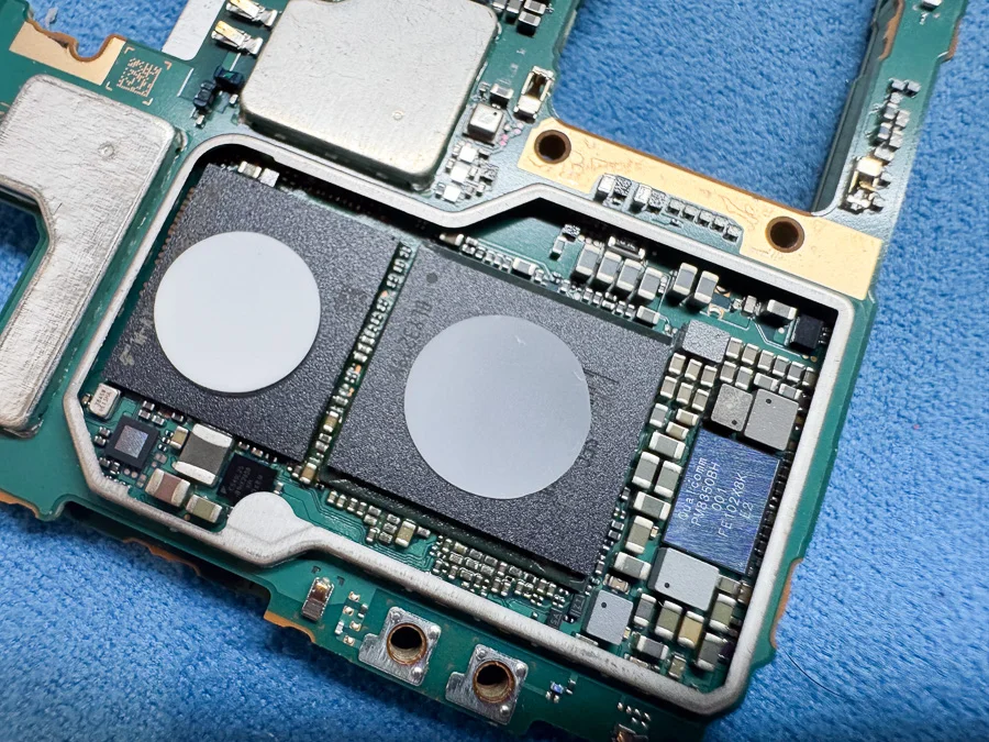 Xperia XZs システム修復 — 修理の様子