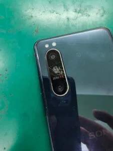 Xperia 1 IV カメラ修理 — 修理の様子