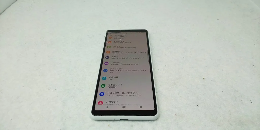 Xperia XZ Premium バッテリー交換 — 修理の様子