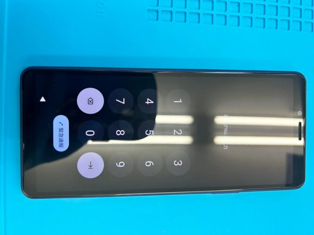 Xperia 5 タッチパネル修理 — 修理の様子