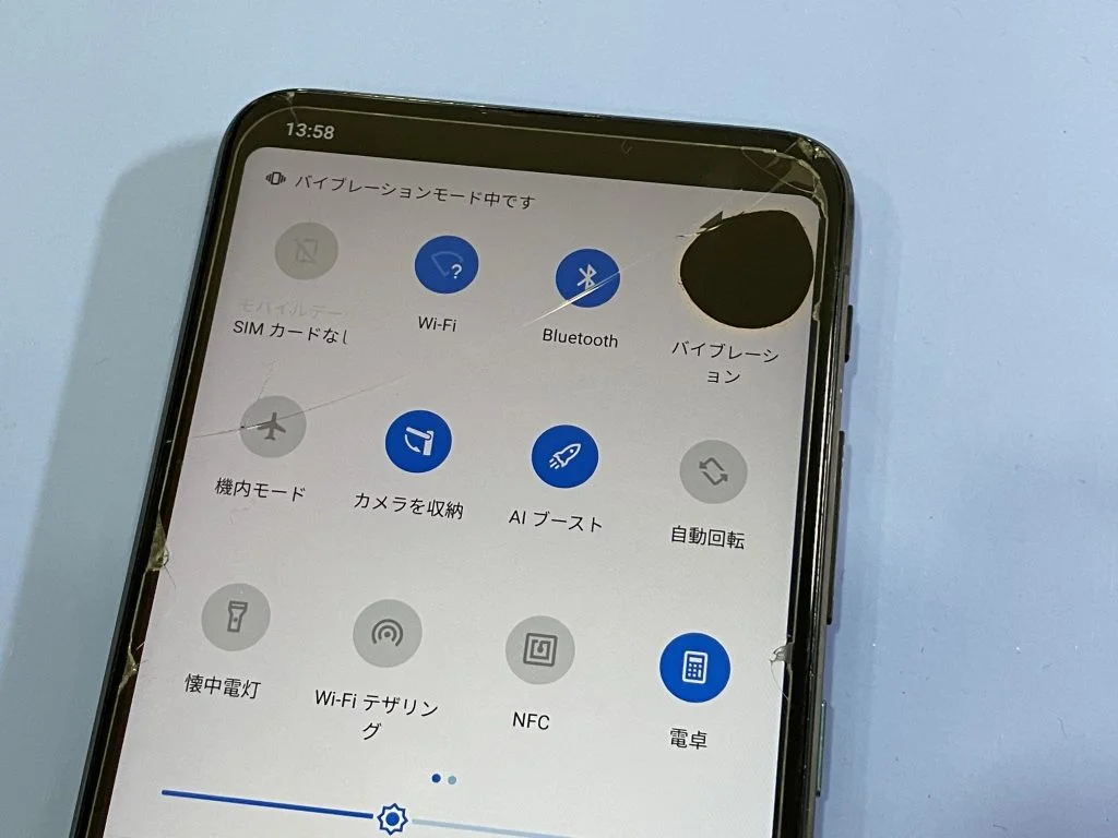 Xperia 1 IV 液晶修理 — 修理の様子