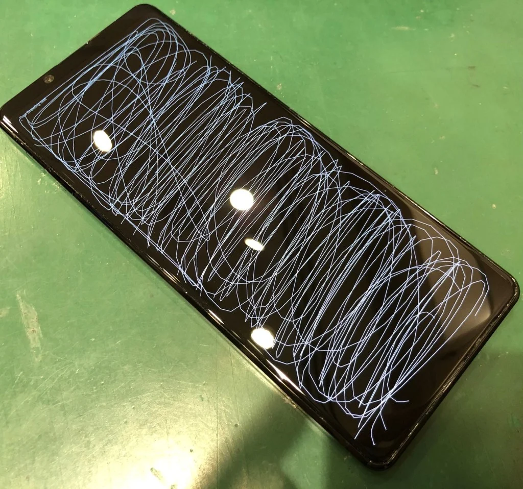 Xperia 5 III 液晶修理 — 修理の様子
