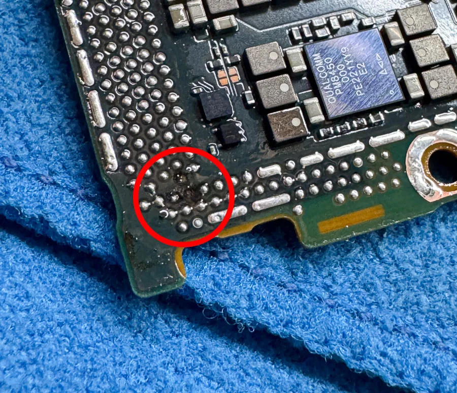 Xperia XZ2 Premium 水没修理 — 修理の様子